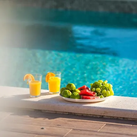 Sunrise Dubrava شيبينيك